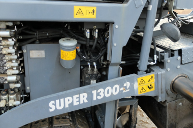 VOGELE SUPER 1300-2